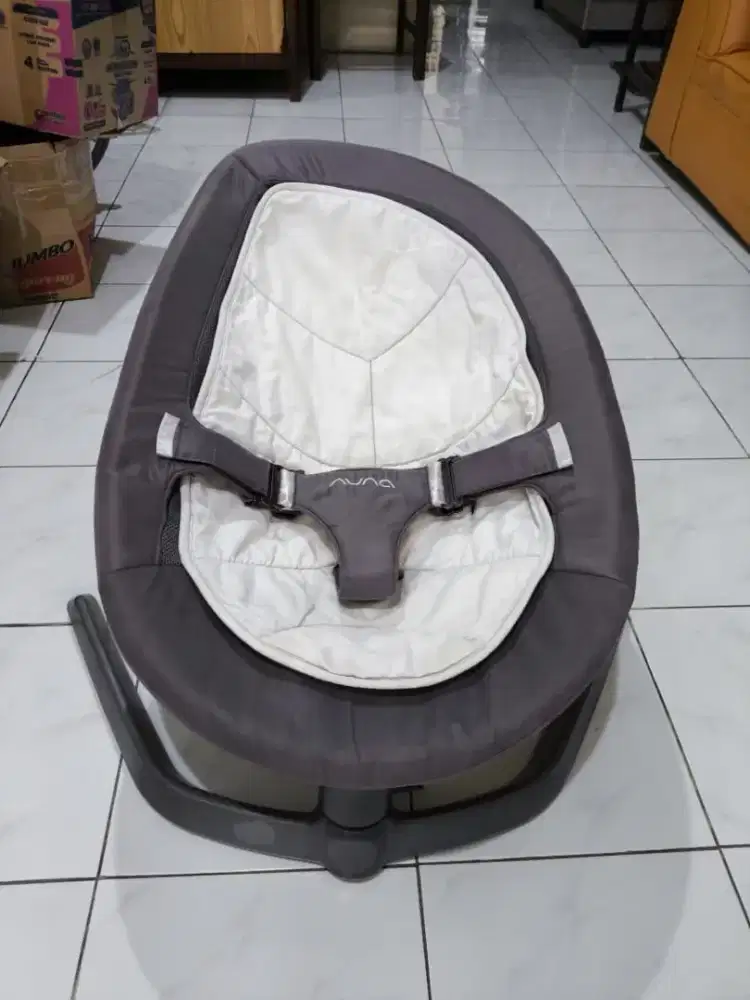 Nuna leaf French Grey
