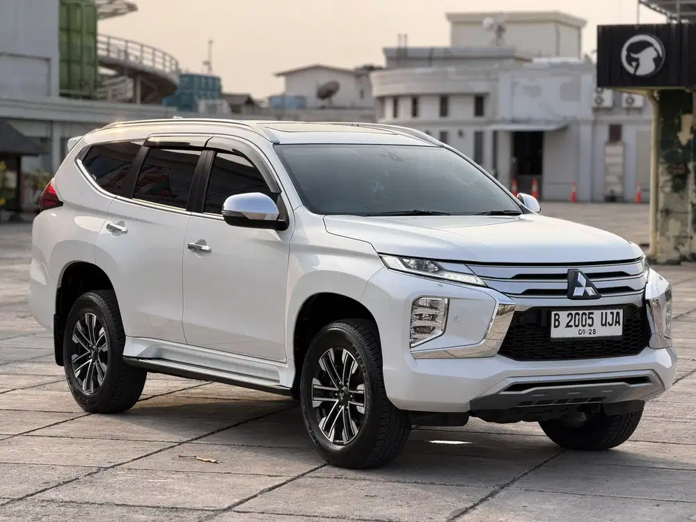 Mitsubishi Pajero Sport Dakar 4x2 AT 2022 Pajak Panjang