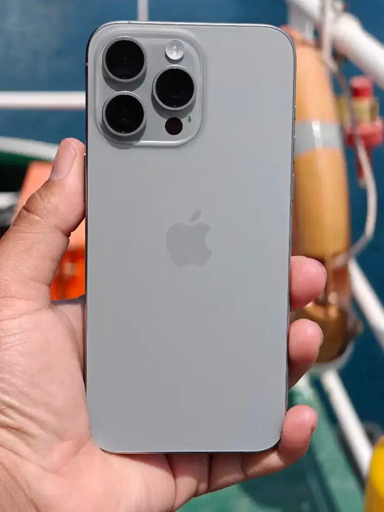iPhone 15 Pro Max 512gb Region UAE
