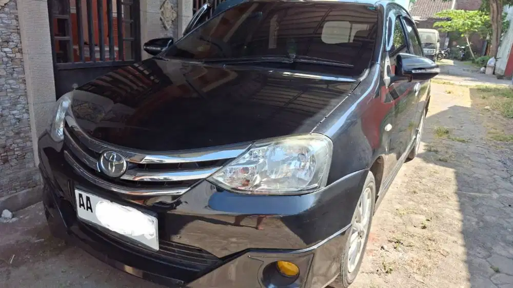 DIJUAL: Toyota Etios Valco 1.2 E MT (2014)