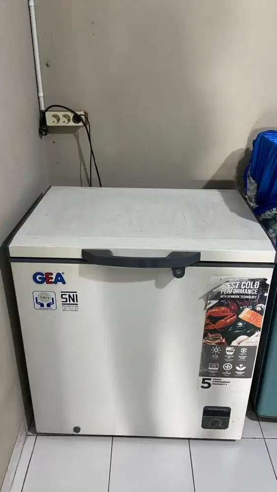 dijual freezer box gea