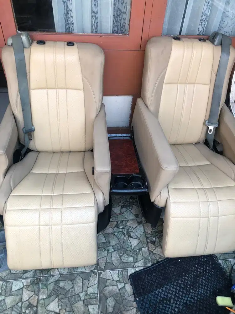 Jok Tengah manual seperti jok alphard