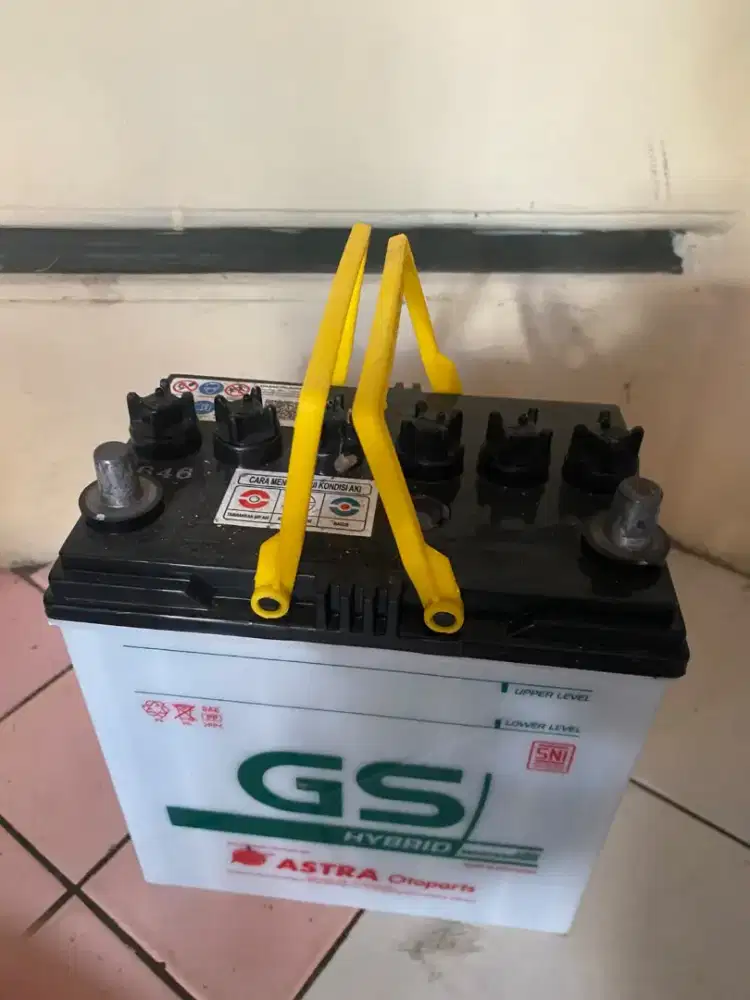 Aki mobil bekas
