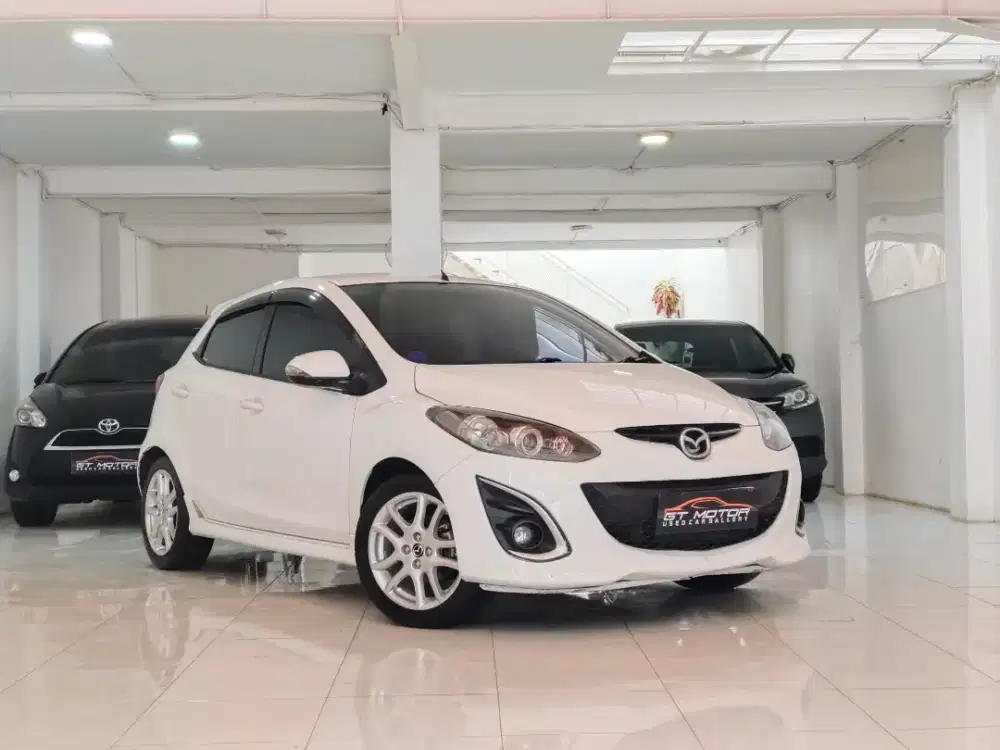 Mazda 2 R HB MT 2013
