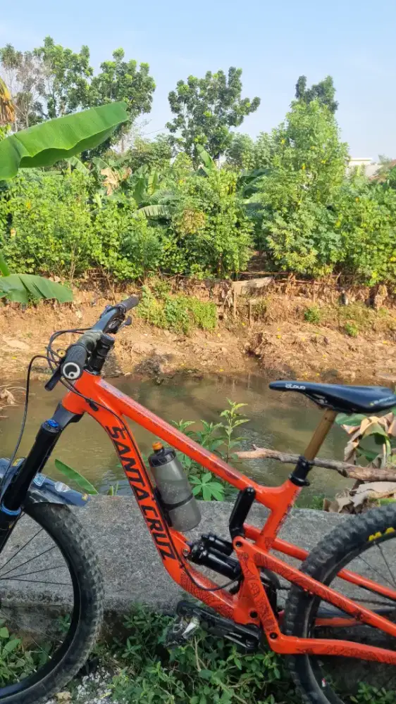 Santa cruz nomad 4