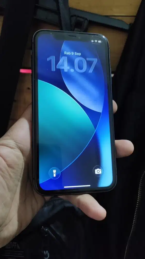 Iphone 11 64gb hp charger resmi ibox,muluss original,minus wifi only