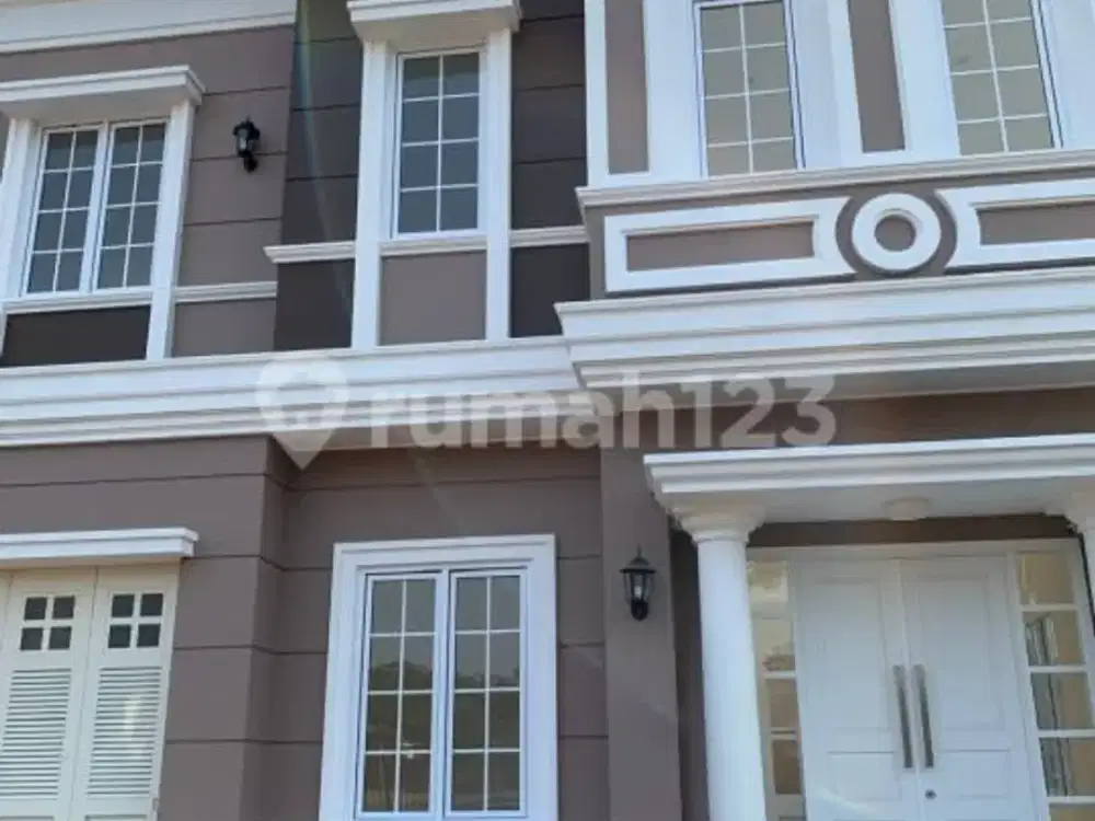 Turun Banyak Rumah Mewah Menteng Village Il Lago Gading Serpong