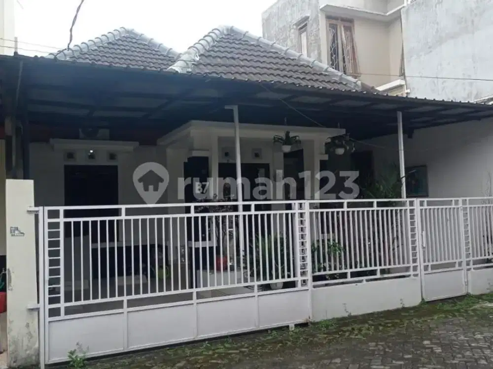 Rumah 2 Lantai Eksklusif Dalam Perumahan Mlati Slema