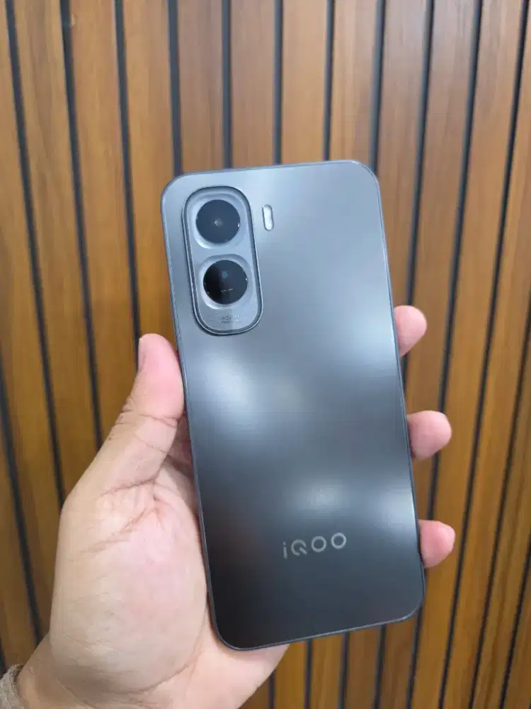 Iqoo z11 (8/128) batre monster 9k mah