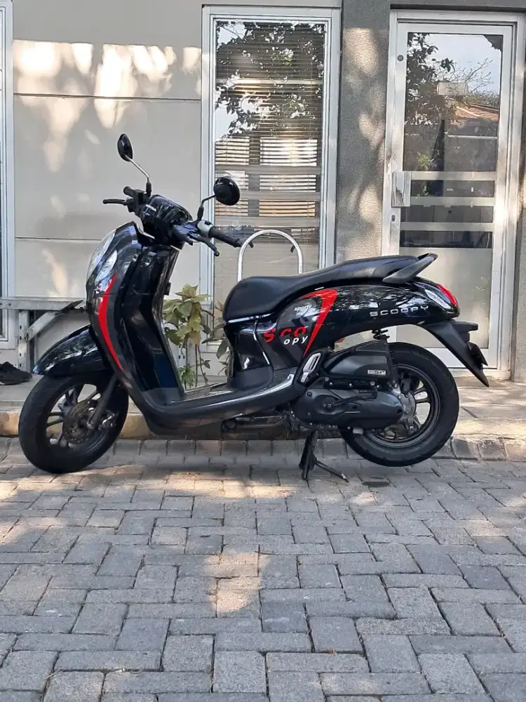 Honda Scoopy Sporty Warna Hitam