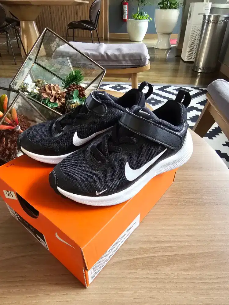 Sepatu Anak Nike Revolution 7 (Psv)