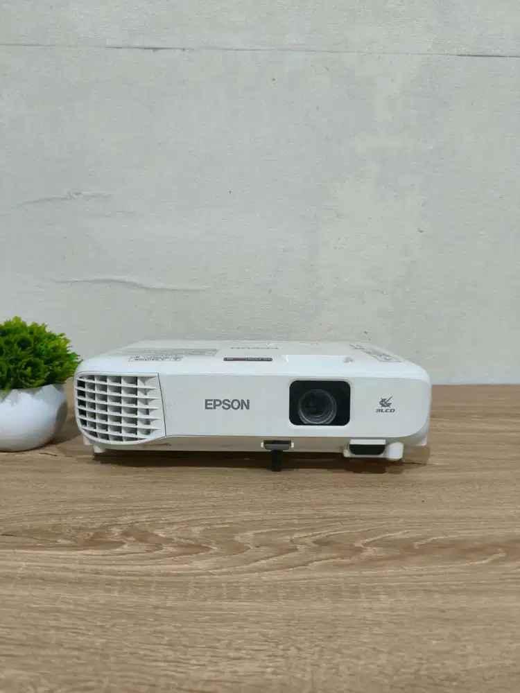Proyektor Murah Epson EB E500 3.300 ANSI Lumens XGA