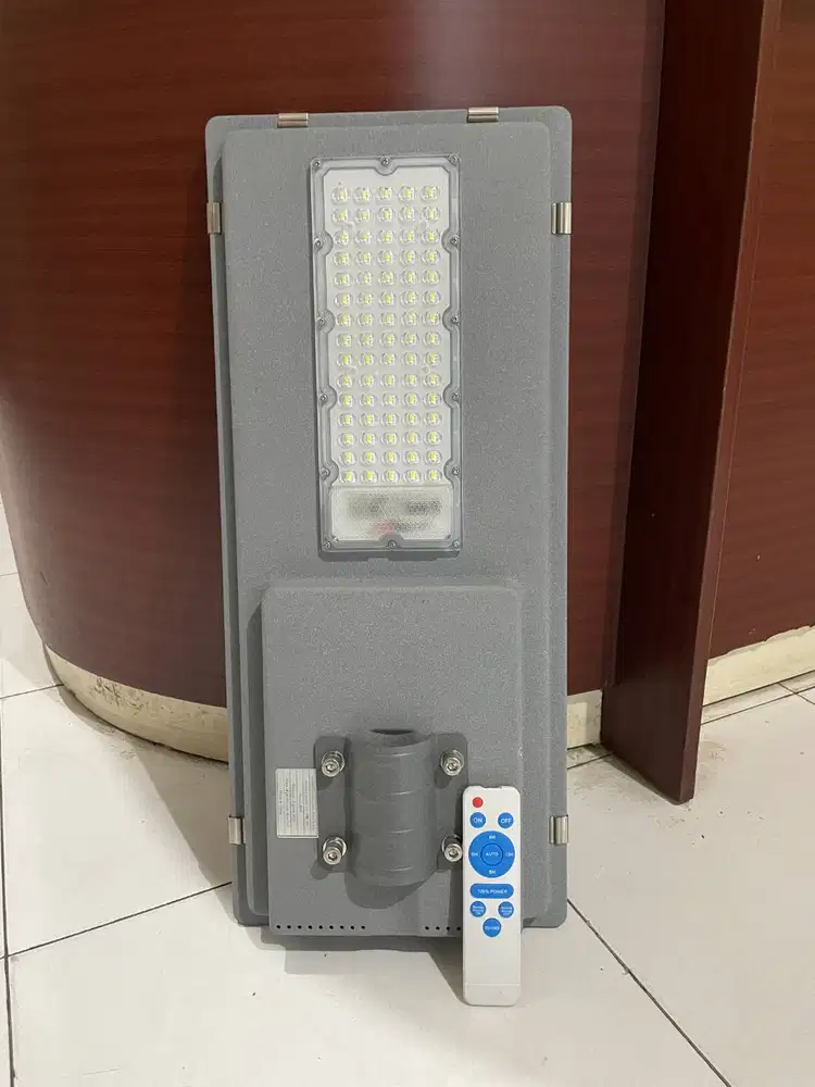 LAMPU JALAN PJU TENAGA SURYA 35 WATT ALL IN ONE