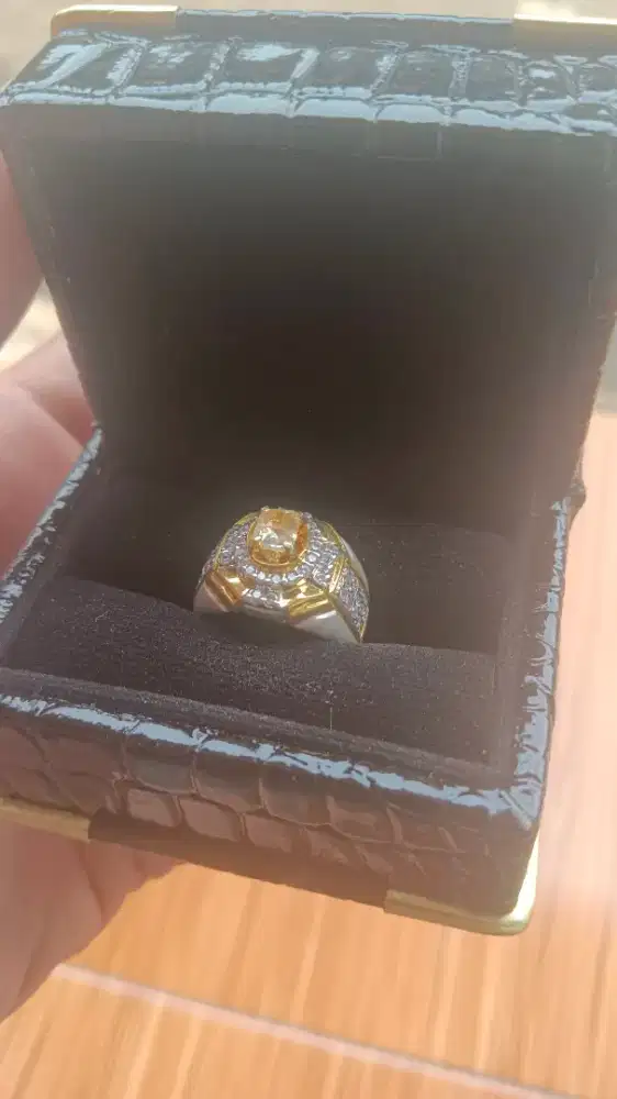 Yellow sapphire ring perak
