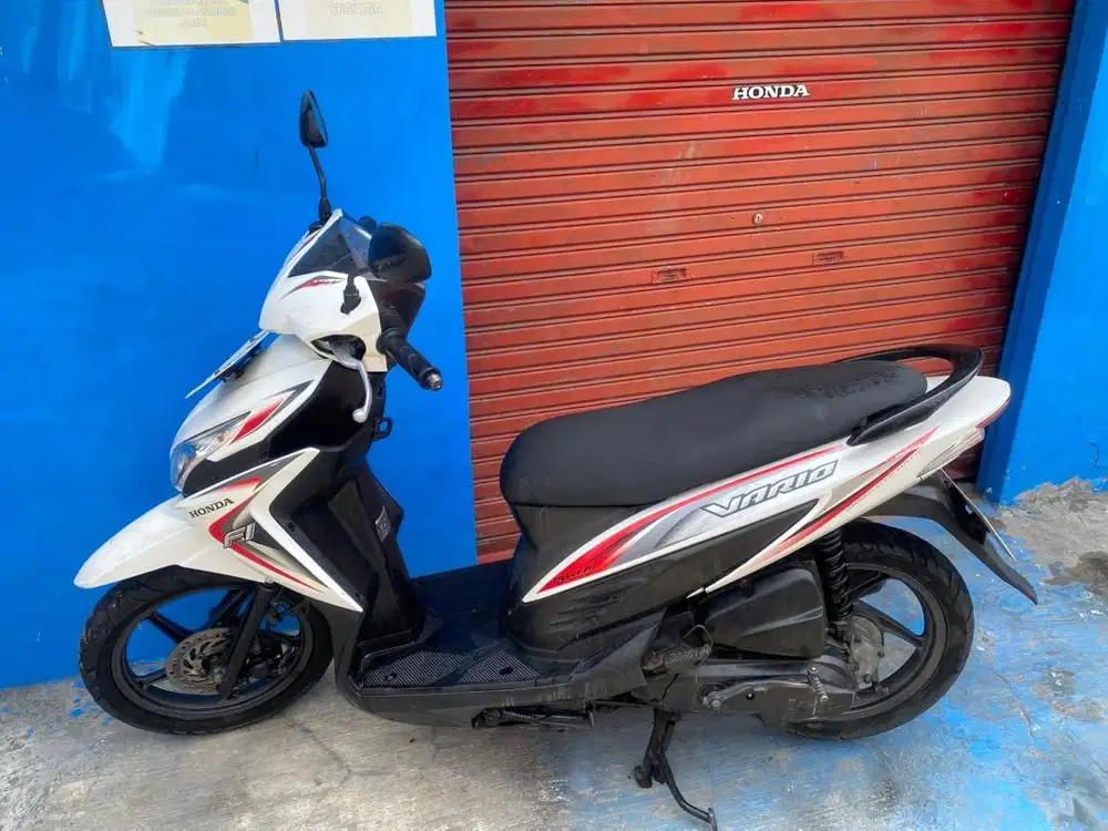 Honda vario 110 fi 2014 lokasi jl kalisari damen 102 surabaya