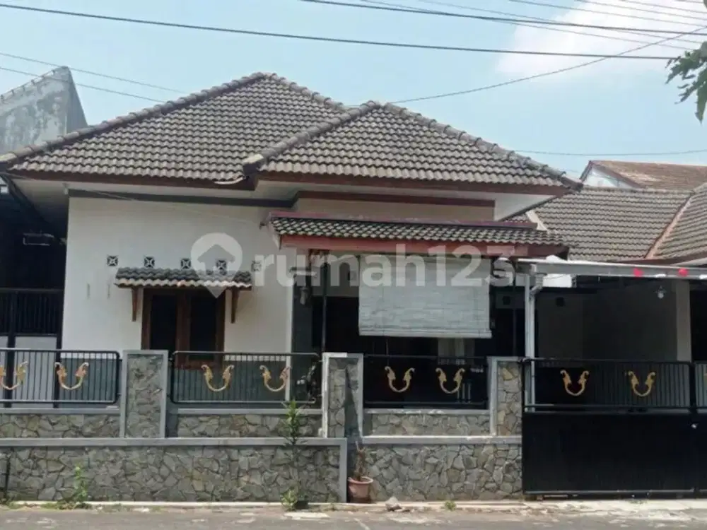 Rumah Siap Huni Hadap Fasilitas Umum - Wedomartani