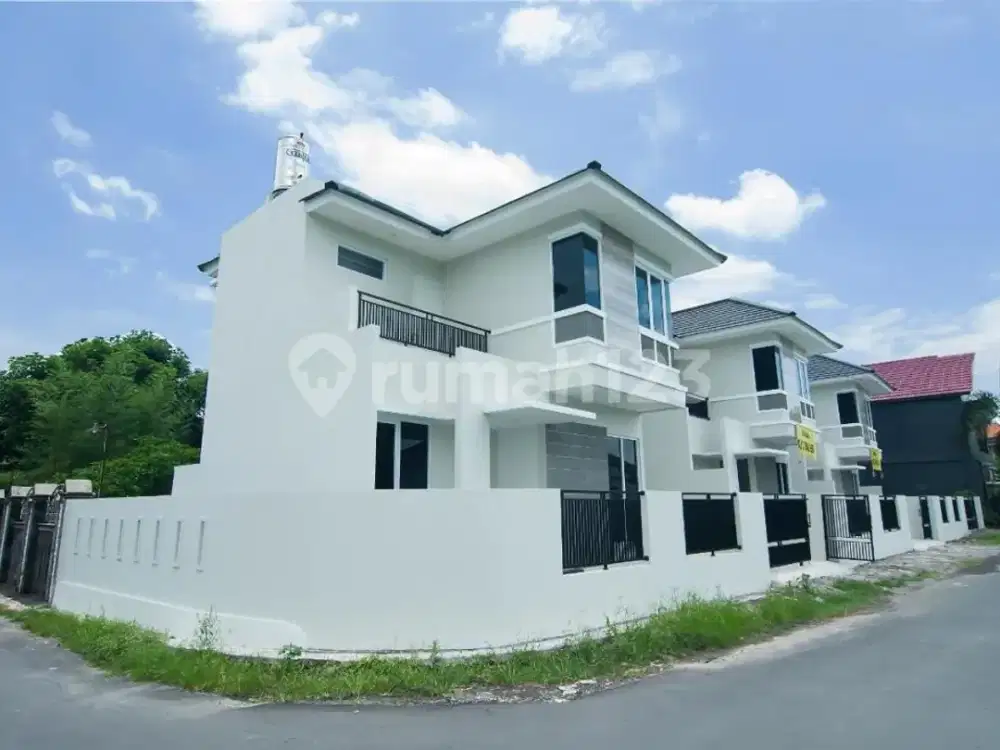 Rumah Eksklusif Brand New Strategis Dekat Bandara Adisutjipto