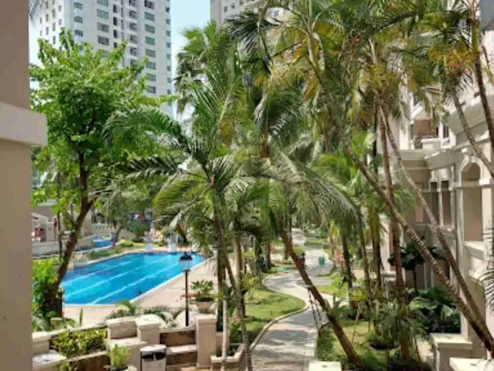 Disewakan Apartemen Waterplace. 3BR. Pakuwon Indah, Surabaya Kota
