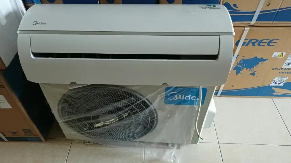 Ac midea 1pk r32 nyaris baru