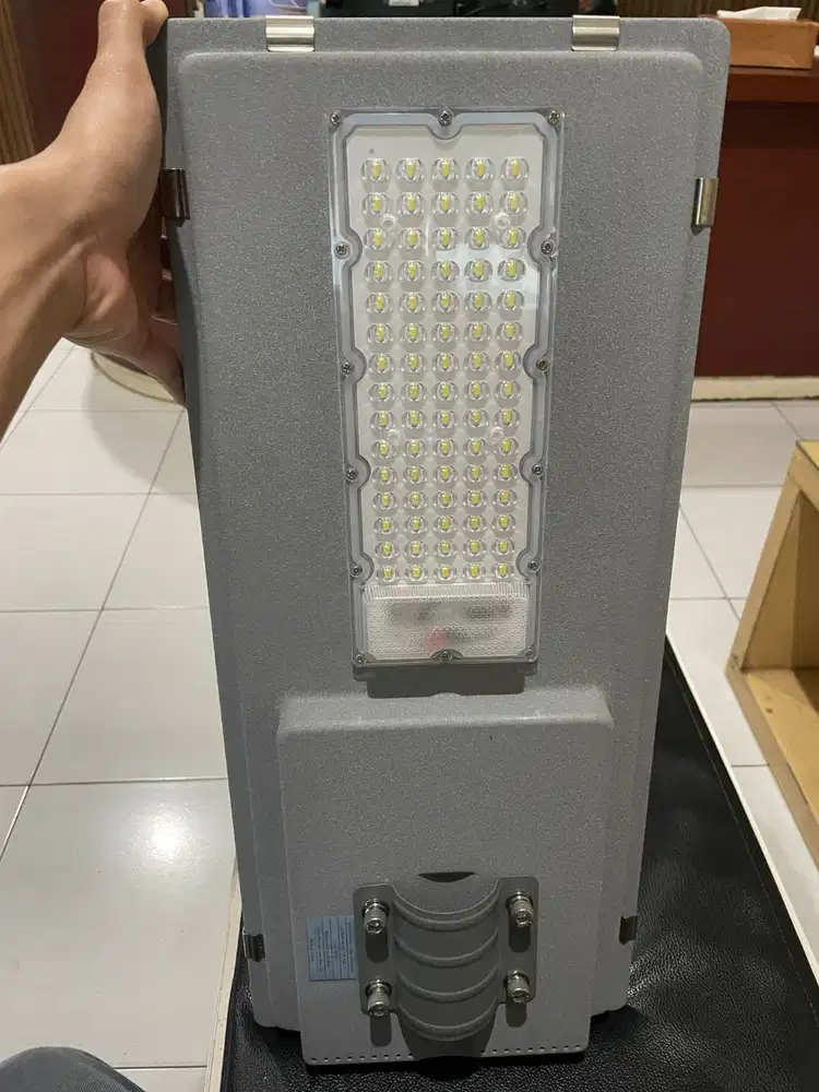 LAMPU PJU ALL IN ONE 35 WATT BARU – TERANG, KUAT, INCLUDE REMOTE