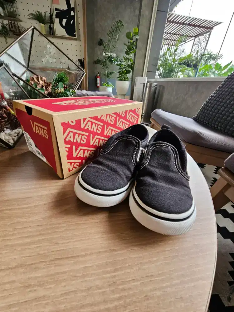 Sepatu Anak Vans Slip On V