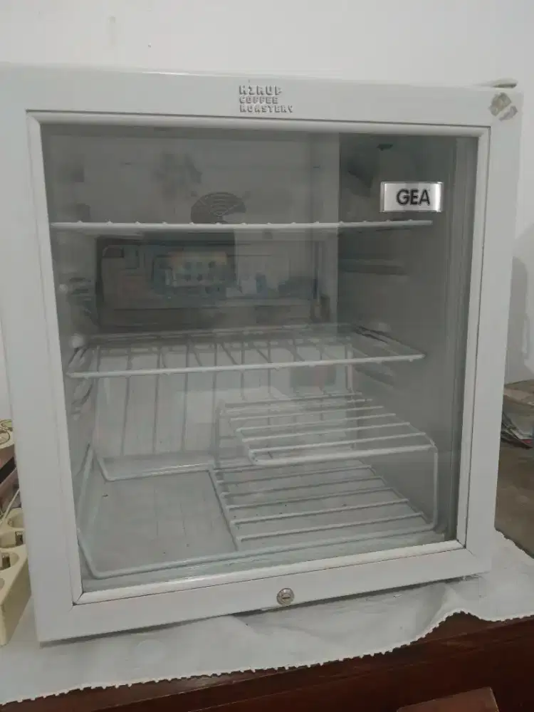 GEA kulkas mini