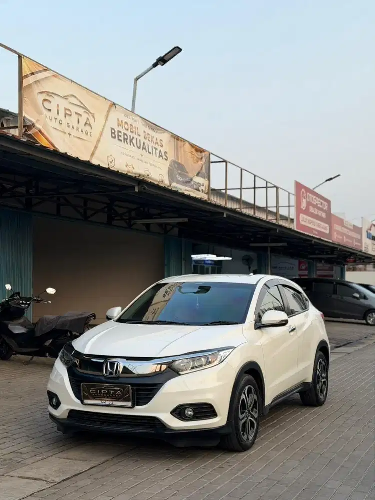 HR-V 1.5 E FACELIFT NEW MODEL AT