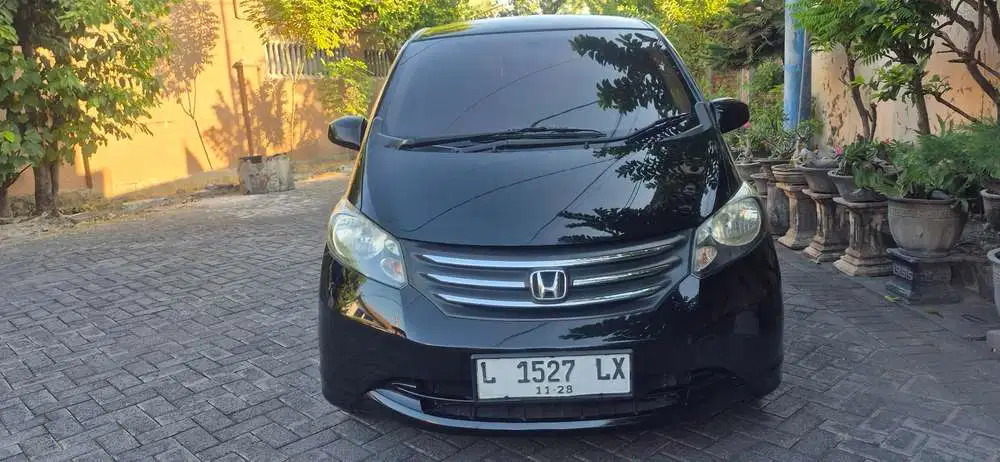 Honda Freed PSD metic 2009 km 100rb  super istimewa seperti baru
