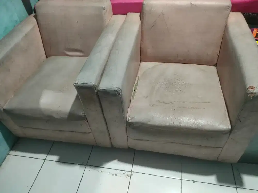 Dijual sofa2 +  set meja dan meja kecil