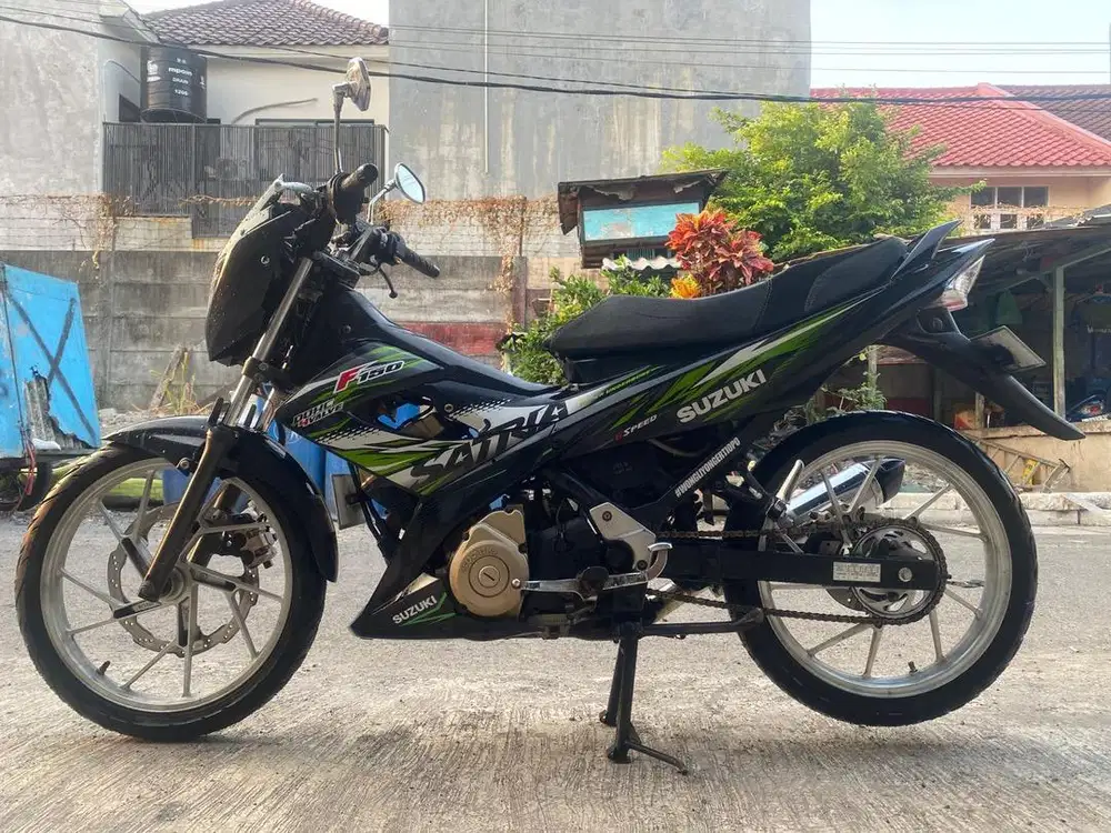 Suzuki satria fu 2014 lokasi jl kalisari damen 102