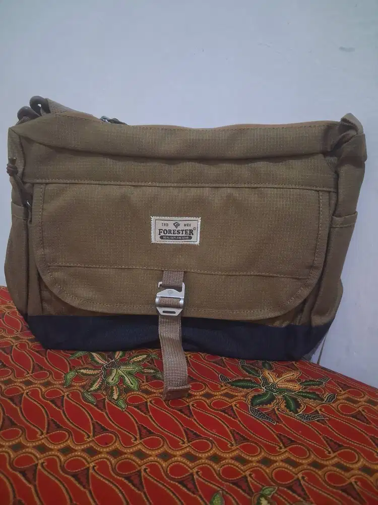 Tas Selempang Original Forester