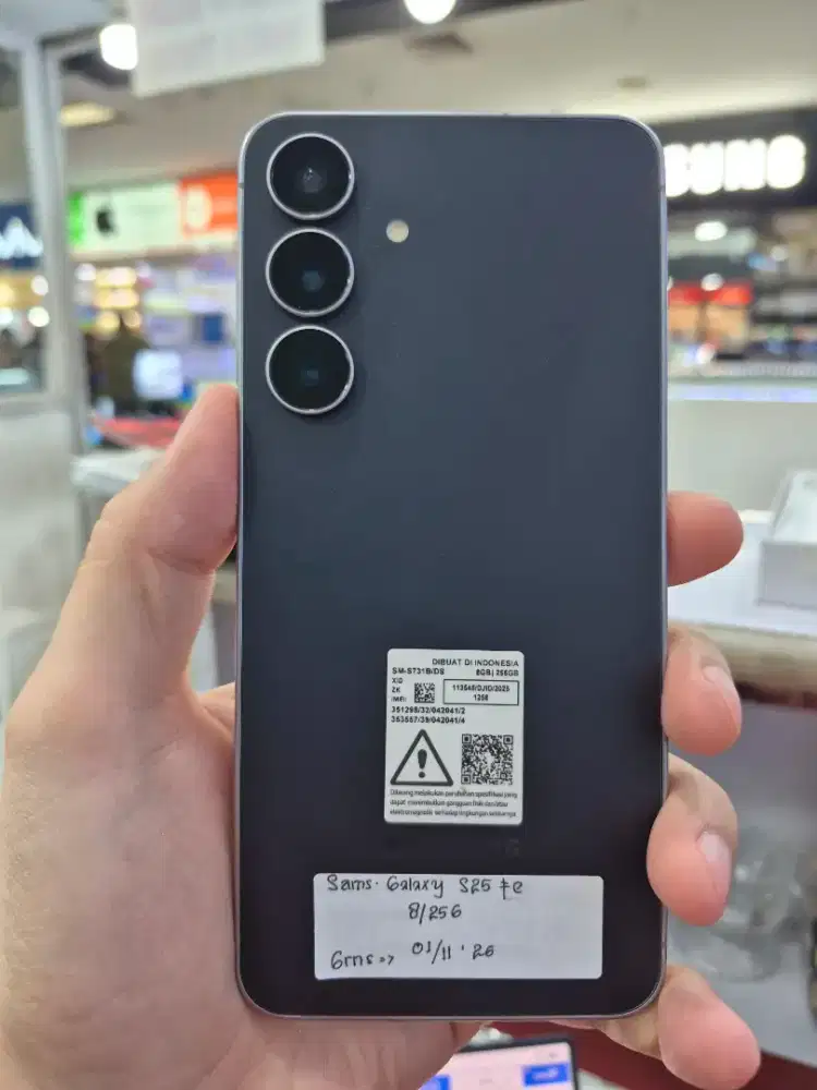 Samsung S25 FE ram 8/256gb garansi sampai nov 2026