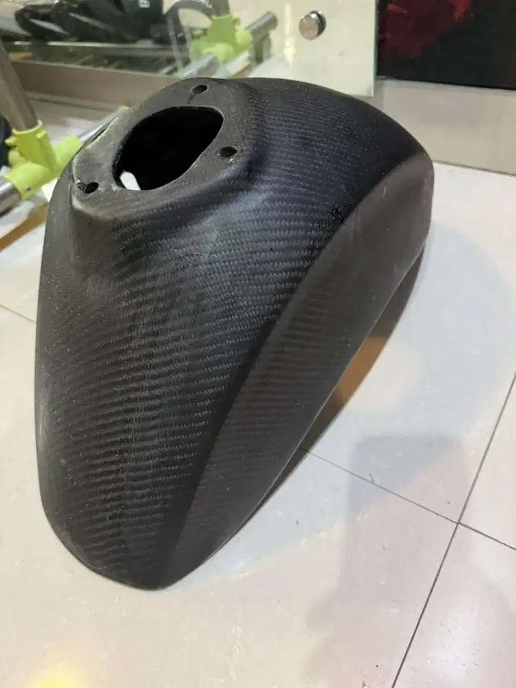 spakbor carbon vespa part ori ( carbon doff )