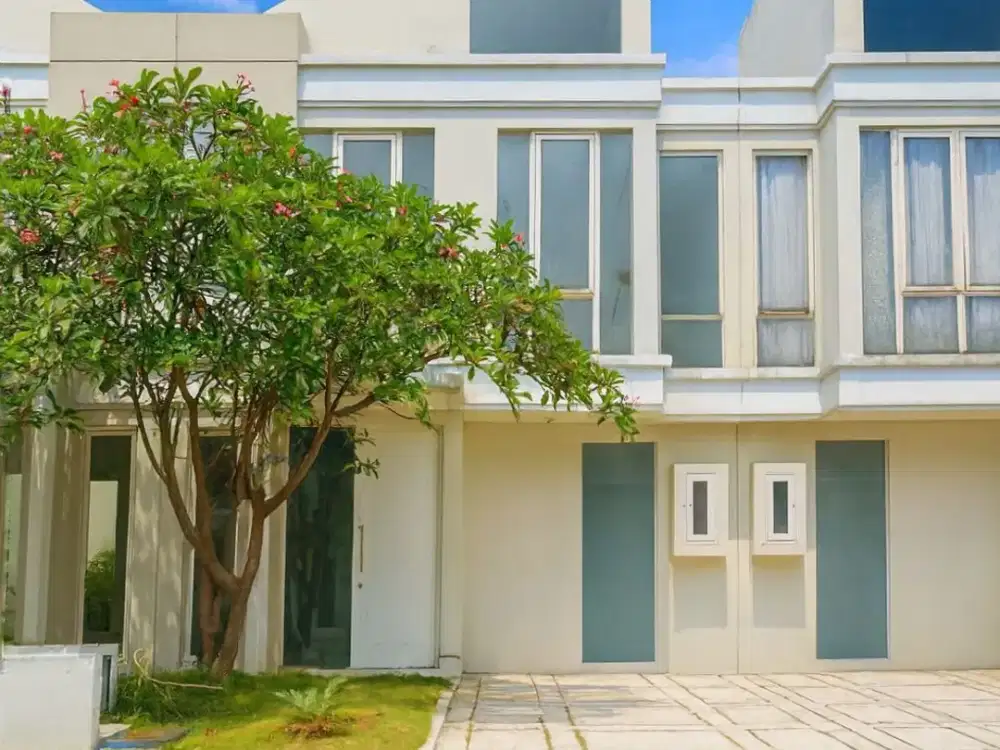 Rumah Adelaide, Grand Pakuwon MINIMALIS, CARPORT, KOSONGAN, ROW JALAN 3 MOBIL