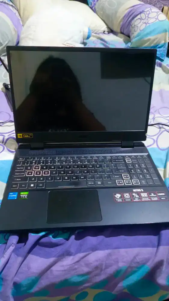 laptop acer nitro 5 i5 gen 12 no display.