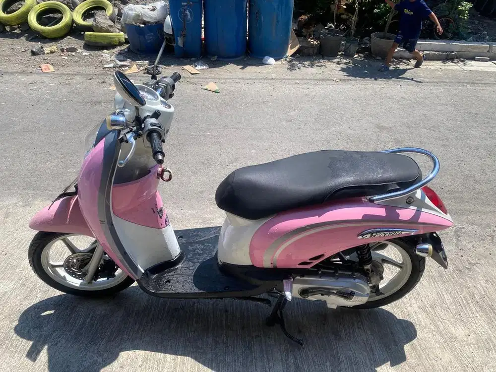 Honda scoopy 2010 lokasi jl kalisari damen 102 surabaya