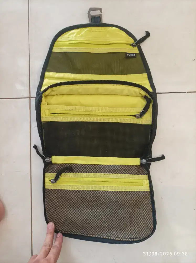 Jual Thule subterra toiletry baq
