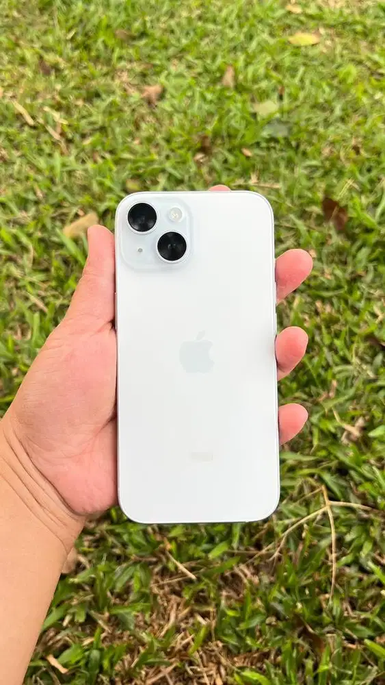 iphone 15 basic warna biru