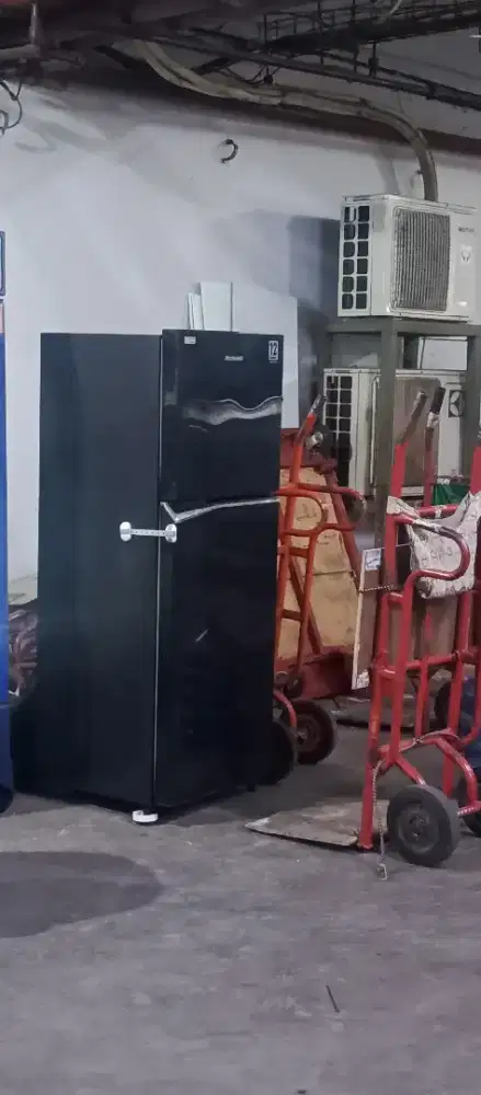 Kulkas Tosiba 2 pintu