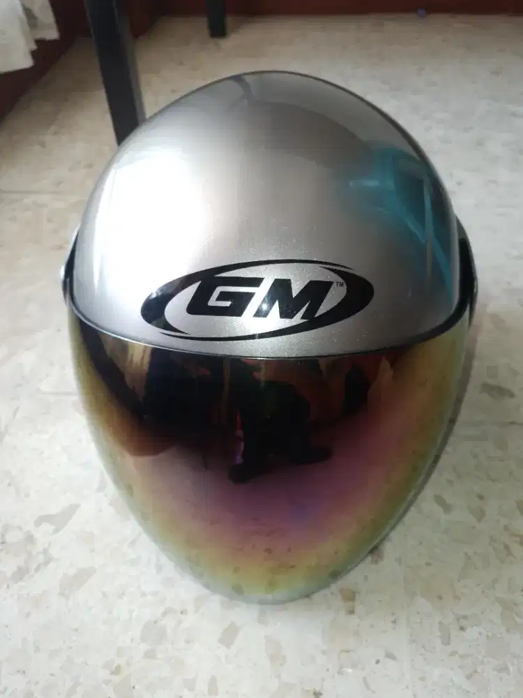 HELM GM warna silver
