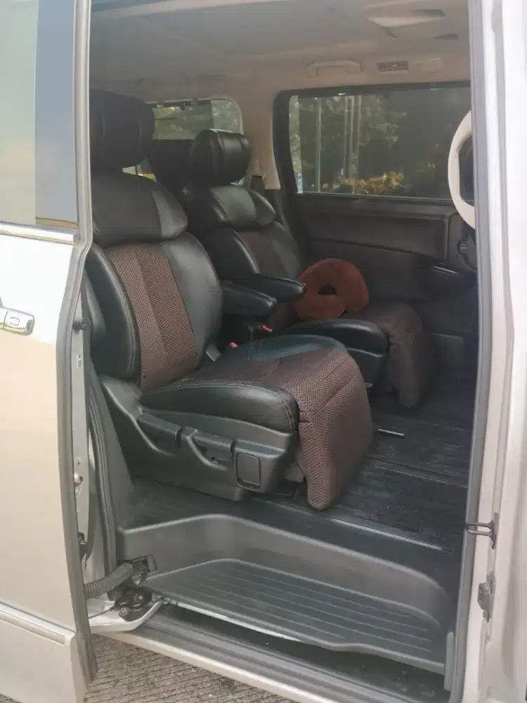 Nissan Elgrand 2,5 AT