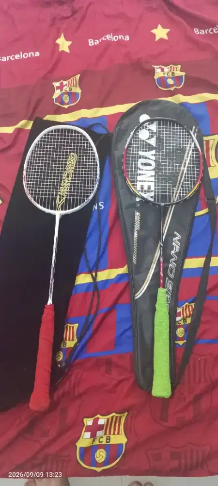 JUAL RAKET HUNDRED FLAREON TYPHOON GRATIS RAKET YONEX BARU