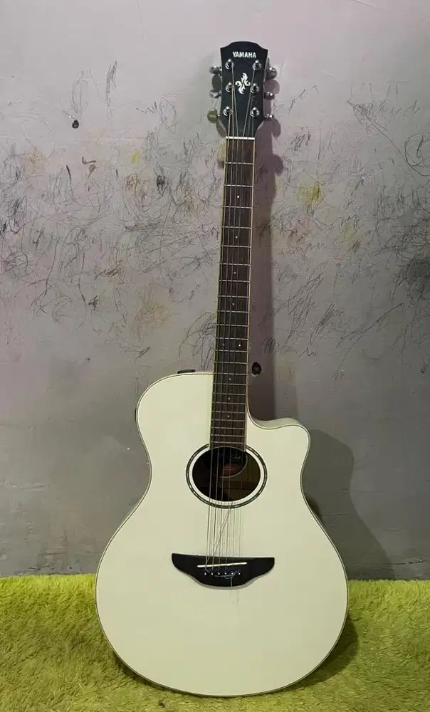 Gitar Yamaha APX600