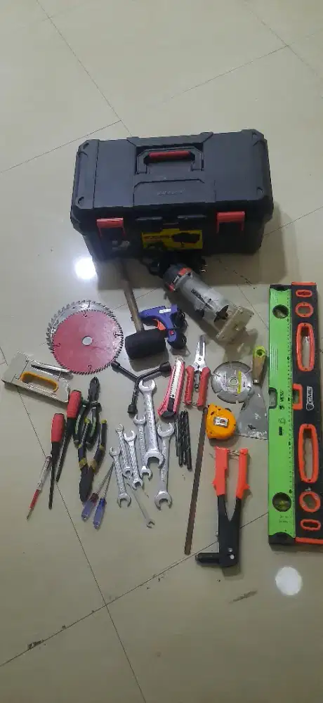 Alat pertukangan