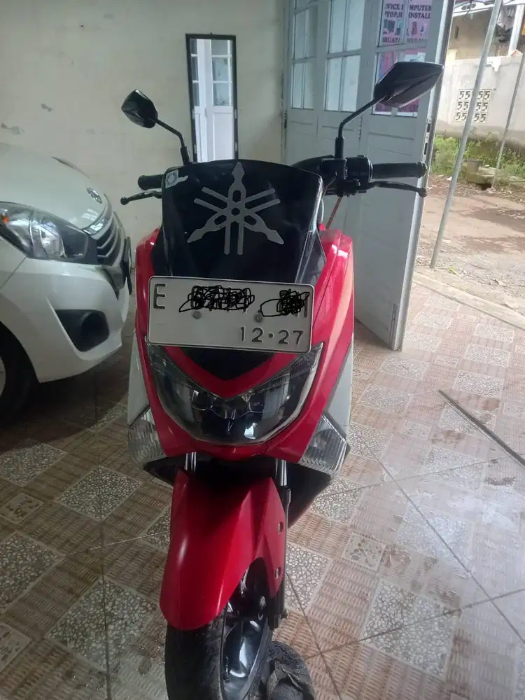 DI JUAL OLD NMAX 2017 TANGAN PERTAMA MERAH DOFF