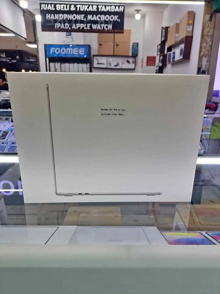 Macbook Air 15 Inch 24/512GB SSD Silver New Garansi IBOX