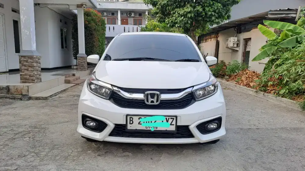 Honda new brio tahun 2019 type E satya km 75rb record cash kredit