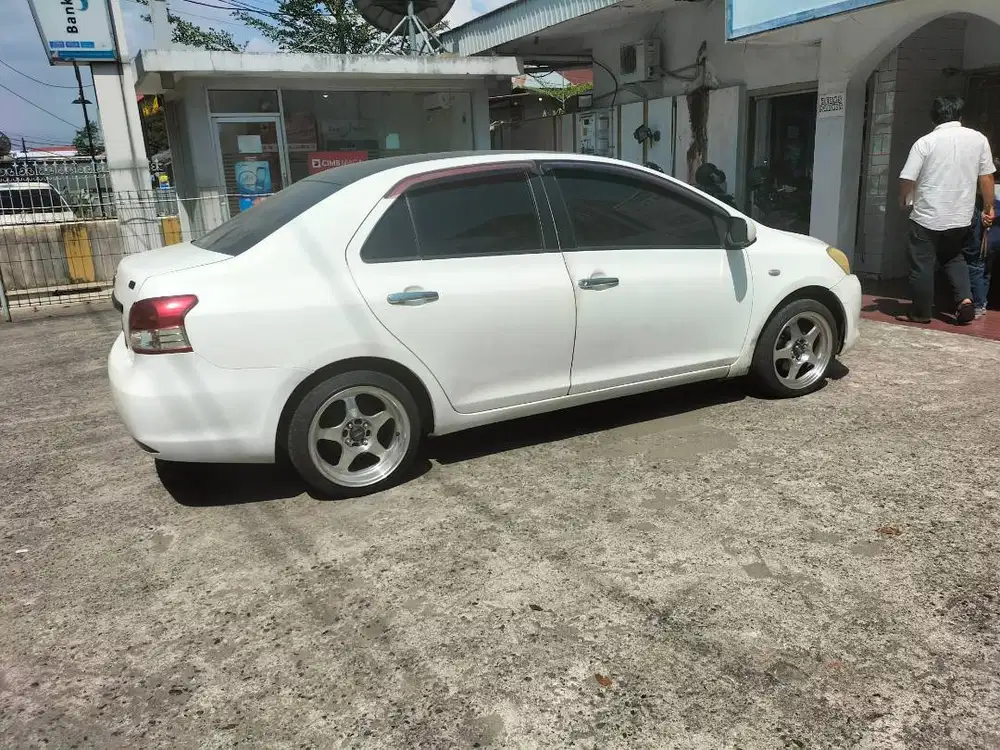 Dijual cepat Toyota sedan Vios tahun 2010