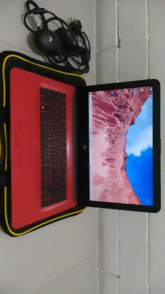 Laptop HP Notebook 14-ammx Intel Pentium N 3060, Ram 8, SSD 128