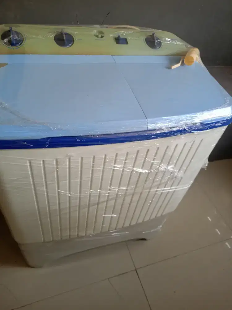 Mesin cuci 2 tabung mulus merk Polytron 7kg